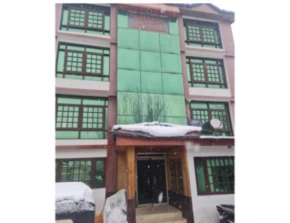 Hotel Ameera , Munawara Abad, Srinagar